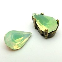 Sabrina Faceted Pearグリーン6×10mm(02-31)