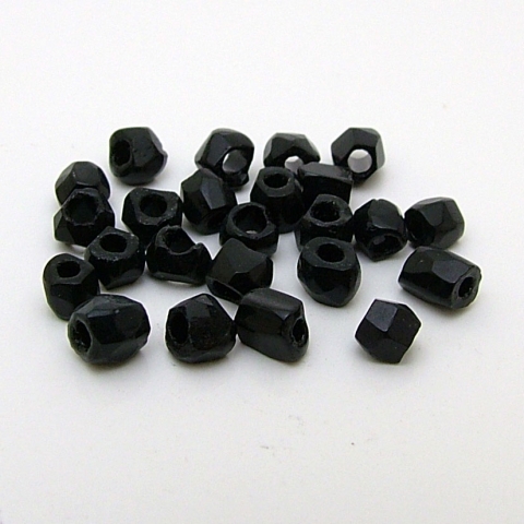 ヴィンテージシードビーズ　ブラック 約3-4×2.5×3.5mm