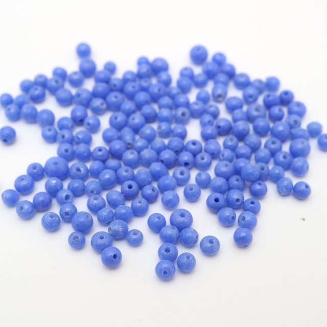 ヴィンテージシードビーズ　ブルー 約1.5-2×1.5-2mm
