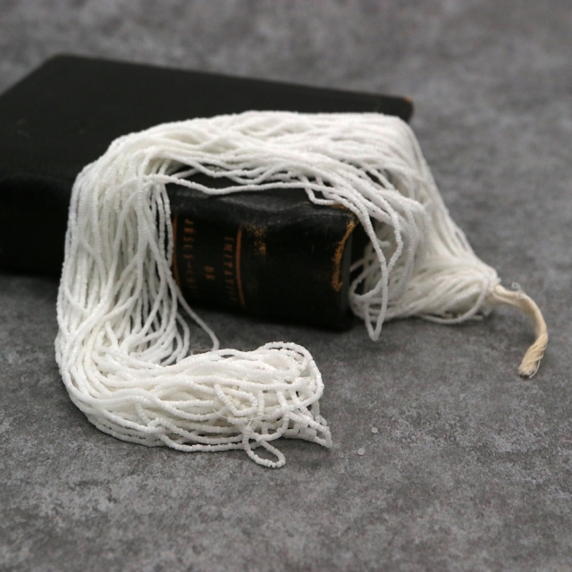 糸通しフランスヴィンテージシードビーズ ホワイト