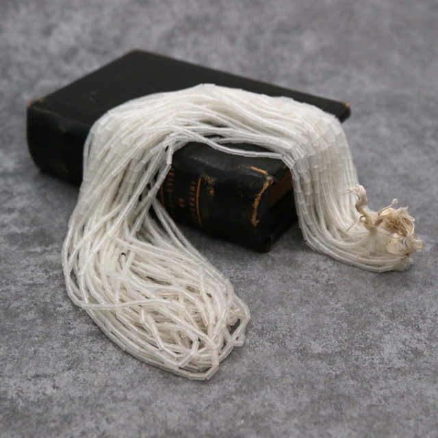 糸通しフランスヴィンテージシードビーズ　クリスタルマット