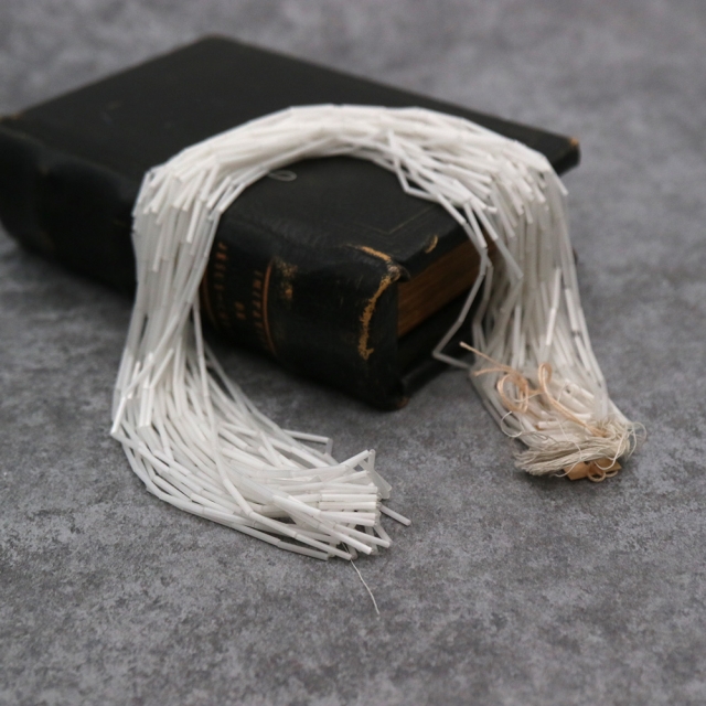 糸通しフランスヴィンテージシードビーズ チョークホワイト