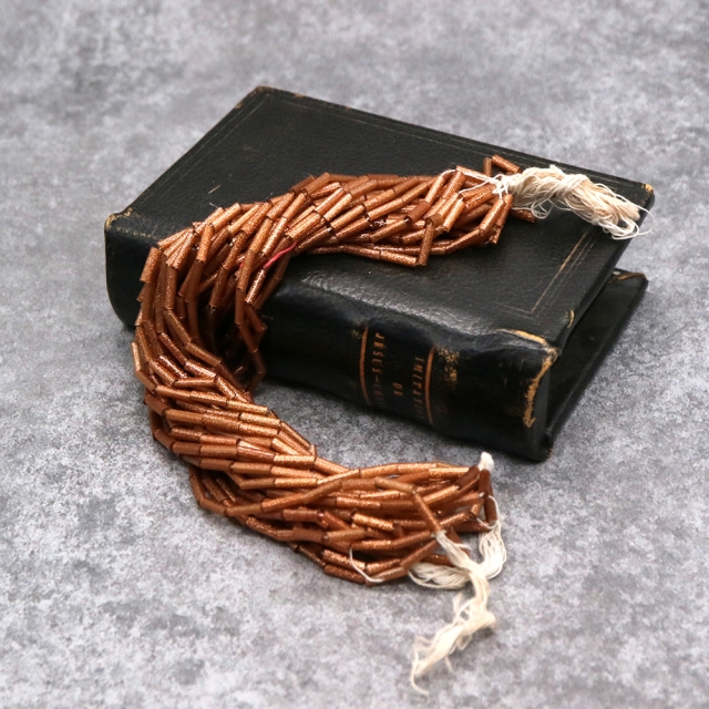 糸通しフランスヴィンテージシードビーズ　ブラウン