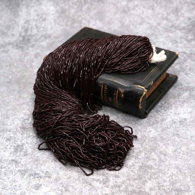 糸通しフランスヴィンテージシードビーズ　ブラウン