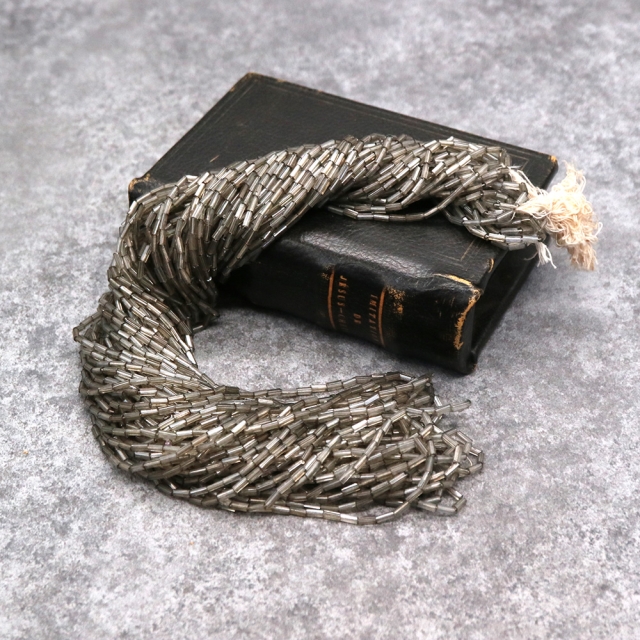 糸通しフランスヴィンテージシードビーズ クリスタルグレー