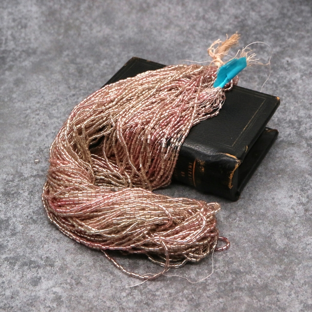 糸通しフランスヴィンテージシードビーズ ピンクシルバー