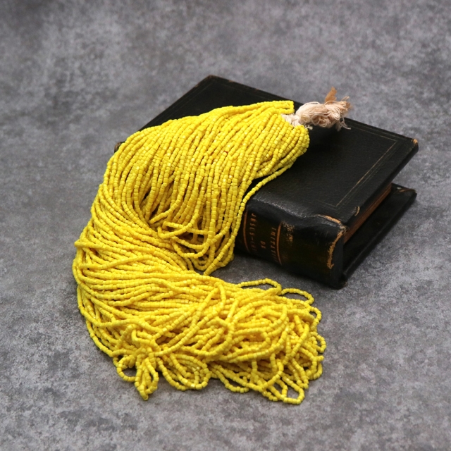 糸通しフランスヴィンテージシードビーズ イエロー