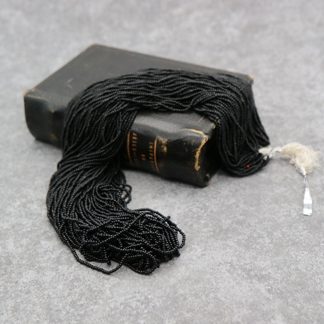 糸通しフランスヴィンテージシードビーズ ブラック