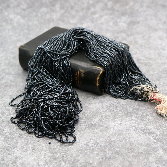 糸通しフランスヴィンテージシードビーズ ブラック