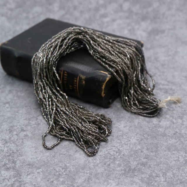 糸通しフランスヴィンテージシードビーズ 六角竹 ブラック