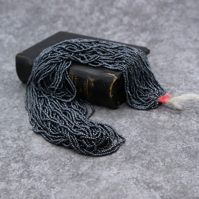 糸通しフランスヴィンテージシードビーズ ブラック