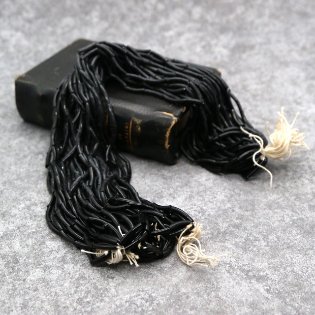 糸通しフランスヴィンテージシードビーズ　ブラック