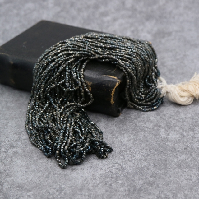 糸通しフランスヴィンテージシードビーズ メタリックカラー