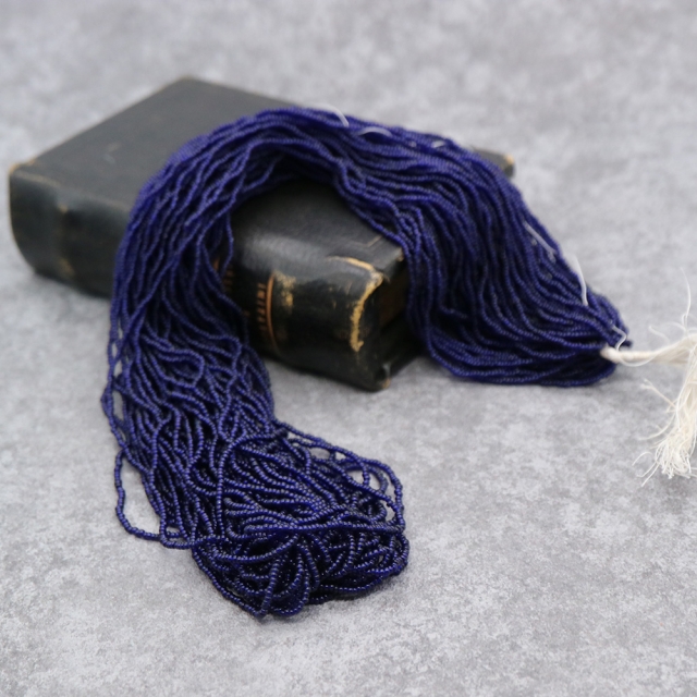 糸通しフランスヴィンテージシードビーズ コバルトブルー