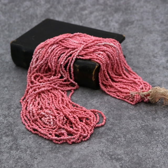 糸通しフランスヴィンテージシードビーズ ピンク