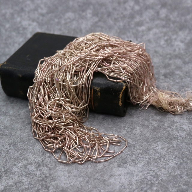 糸通しフランスヴィンテージシードビーズ ピンク