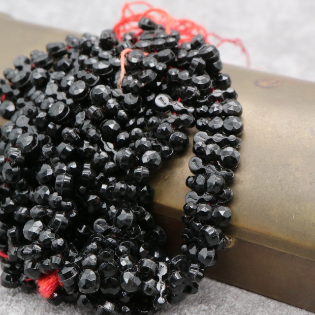 フランスヴィンテージビーズ ブラック おだんご型