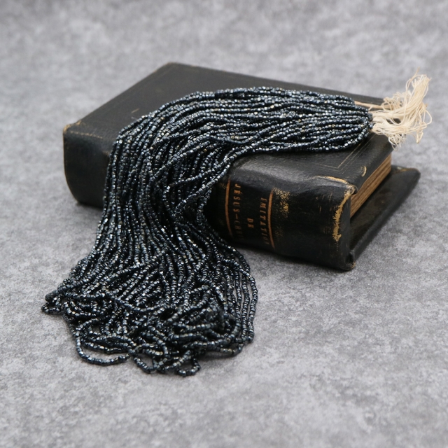 糸通しフランスヴィンテージシードビーズ ブラック