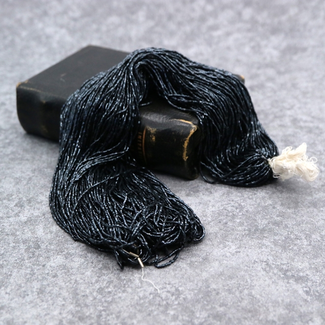 糸通しフランスヴィンテージシードビーズ　ブラック 